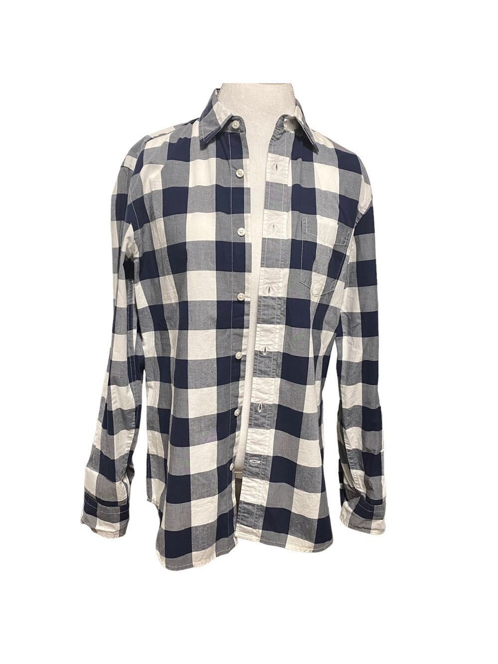 Gap classic fit 100% cotton long sleeve shirt